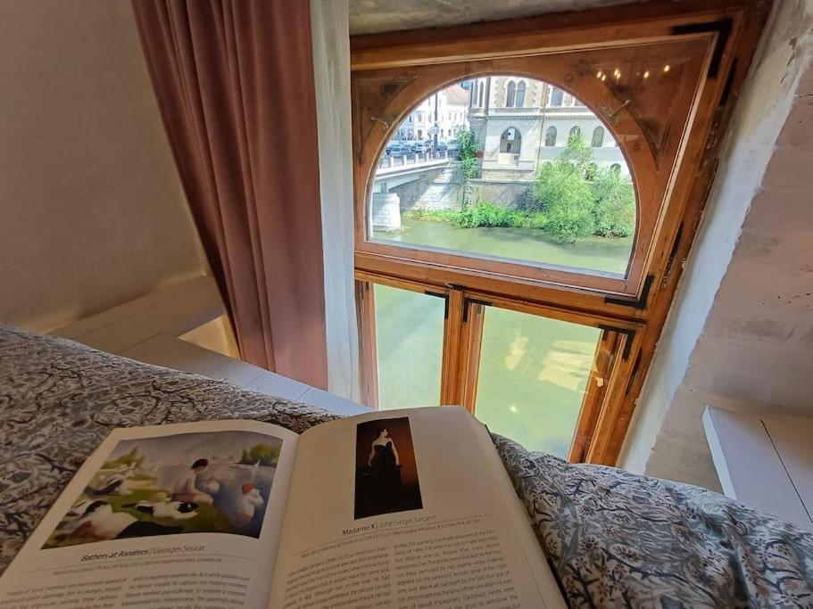 River Nest Apartment
